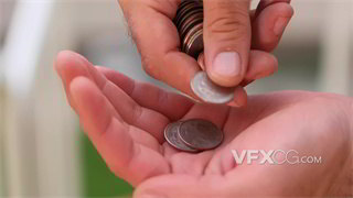 实拍视频慢动作微距拍摄清算硬币面值