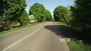 实拍视频以驾驶员第一视角拍摄道路状况