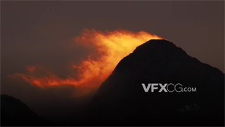 实拍视频山顶背面燃烧火焰通红晚霞火烧云