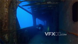 实拍视频潜水员深海探索古老悠久历史沉没船只