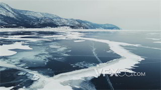 实拍视频无人机推镜拍摄冰川海面结冰4K分辨率