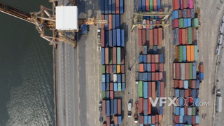 4K 港口海岸近景集装箱货物运输航拍视频
