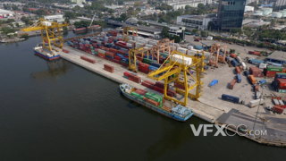 4K 小型港口货船吊桥运输集装箱货仓航拍视频