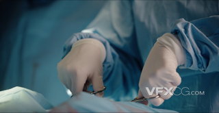 4K手术室内主刀医生做手术的过程特写视频