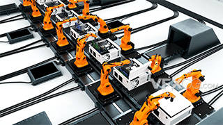 实拍现代自动化机器人手臂传送带上组装计算机