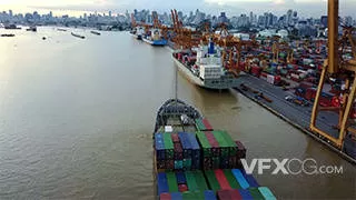 大型集装箱码头货船海路运输实拍视频