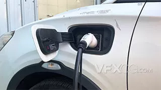 新能源充电电动车低碳出行实拍视频