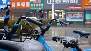 雨中共享单车交通工具特写实拍视频