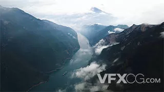 长江三峡之巅云雾缭绕河流山峰实拍视频