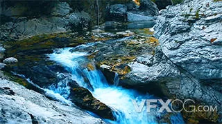 山泉河流流淌森林户外风景实拍视频