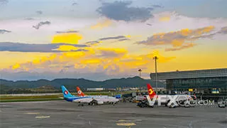 贵州贵阳龙洞堡机场唯美晚霞实拍视频