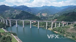 中国高架桥建设行驶中的动车航拍