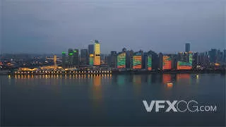 城市交通湖南长城城市夜幕降临实拍视频